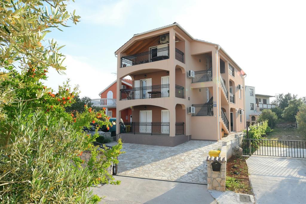 Apartmani Natasa Nino Jezera, Murter Екстер'єр фото