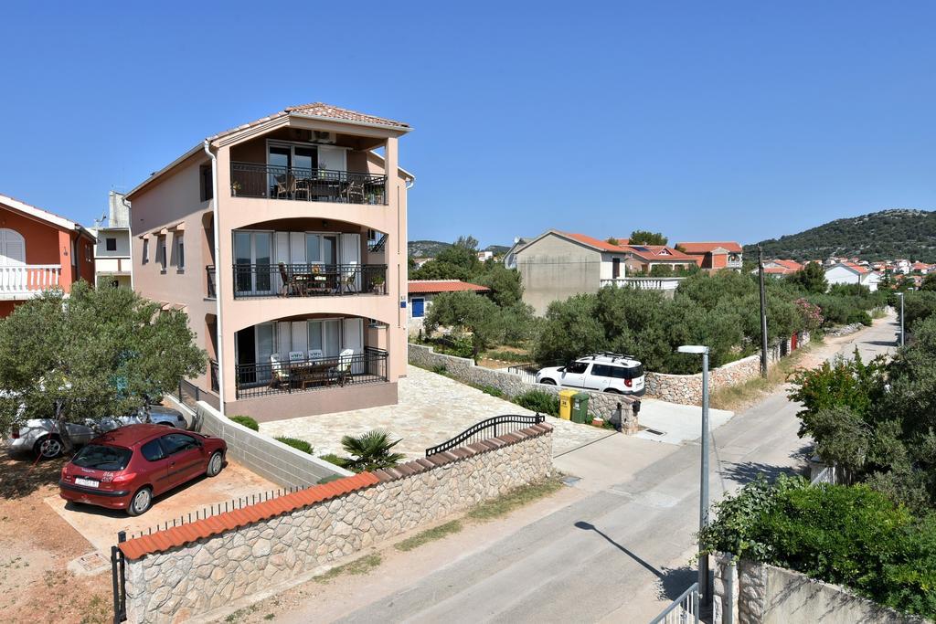 Apartmani Natasa Nino Jezera, Murter Екстер'єр фото